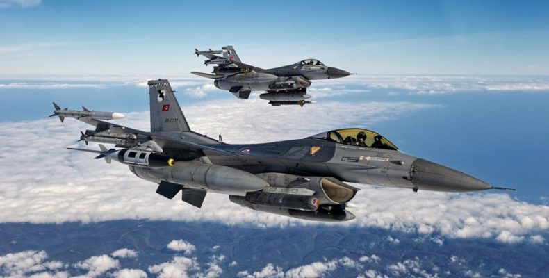 Δεκάδες παραβιάσεις και εμπλοκές στο Αιγαίο με τουρκικά μαχητικά F-16 & F-4