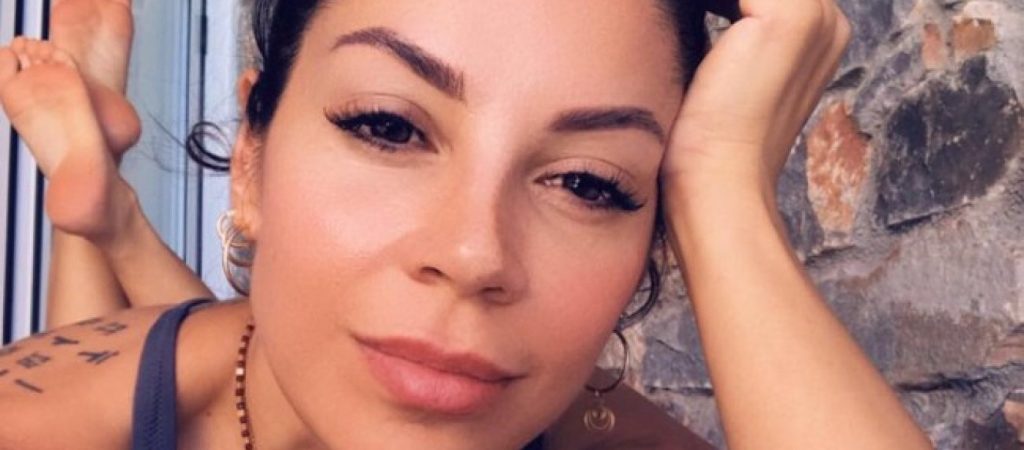 Η «εκρηκτική» Μαριάντα Πιερίδη ποζάρει με αποκαλυπτικό μπικίνι και «ανεβάζει» τη θερμοκρασία (φώτο)