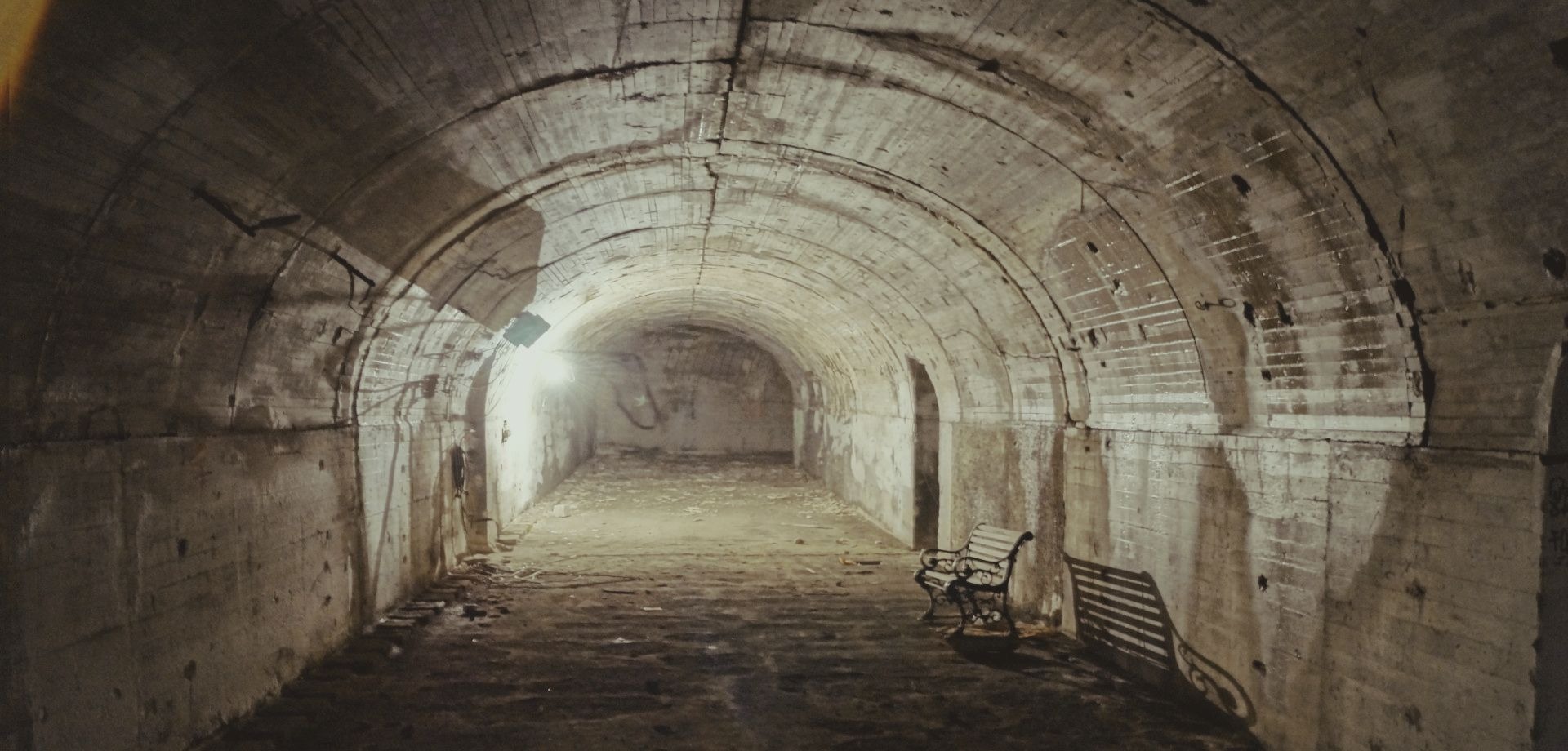 Τι κρύβεται στην υπόγεια Αθήνα; – Τι έχει ανακαλυφθεί εδώ και 25 χρόνια; (βίντεο)