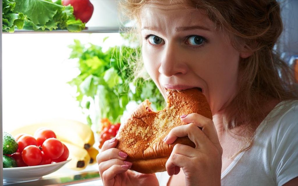 Οι 11 τροφές που μας κάνουν πάντα να πεινάμε και να τρώμε περισσότερο