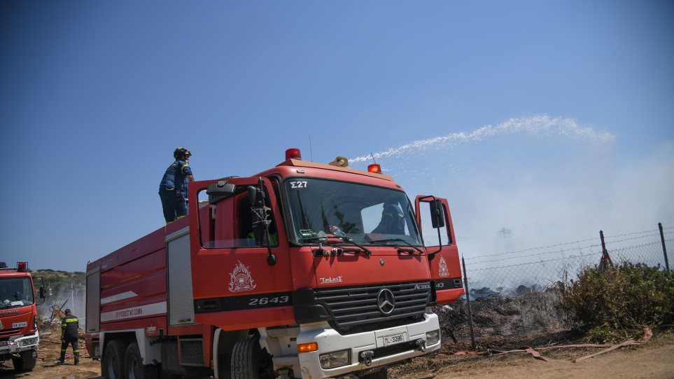 Φωτιά στο Κατράκειο θέατρο Νίκαιας