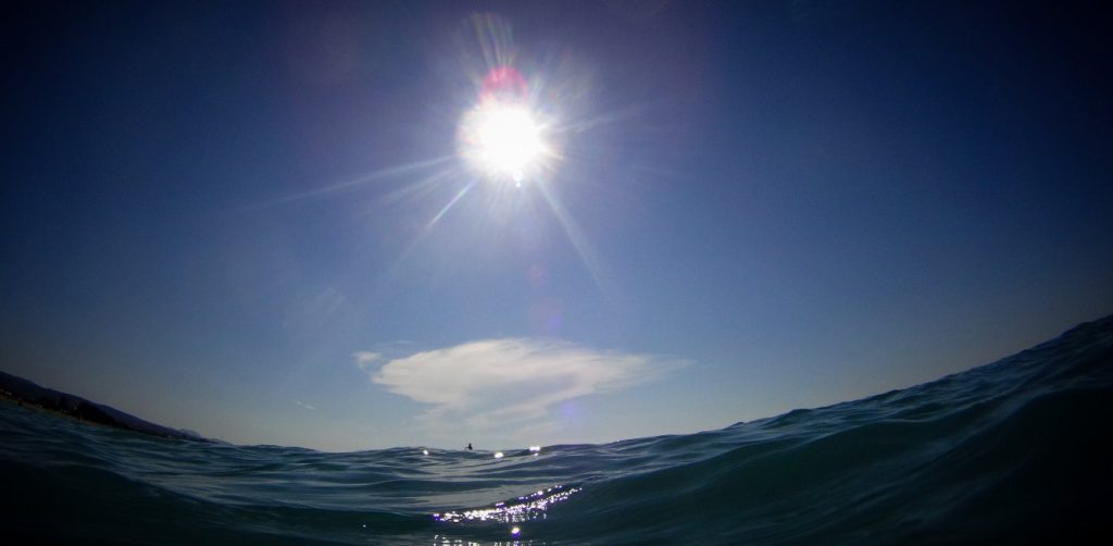 Καιρός: Μικρή «ανάσα» δροσιάς σήμερα – Παραμένουν οι υψηλές θερμοκρασίες στα νότια