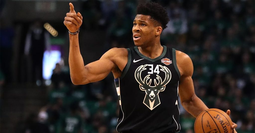 Γιάννης Αντετοκούνμπο: Έπαθε πλάκα ο τουρίστας μόλις τον είδε μπροστά του (βίντεο)