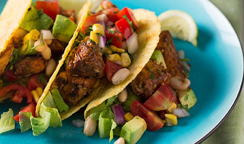 Τα σνακ που πρέπει οπωσδήποτε να φάτε αν ταξιδέψετε στο εξωτερικό