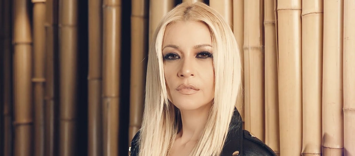 Λένα Παπαδοπούλου: Ποζάρει με το προκλητικό της μπικίνι και «μοιράζει» εγκεφαλικά (φωτο)