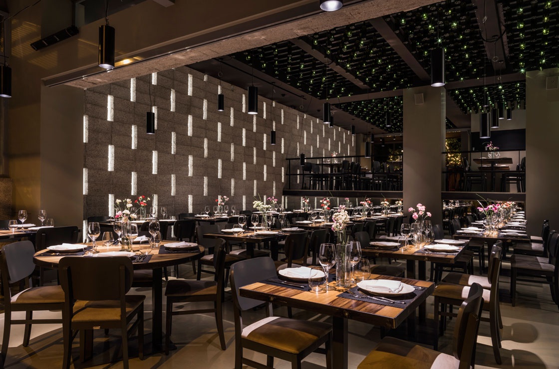 Αυτά είναι τα 10 πιο ενοχλητικά πράγματα που κάνουμε όλοι στα εστιατόρια