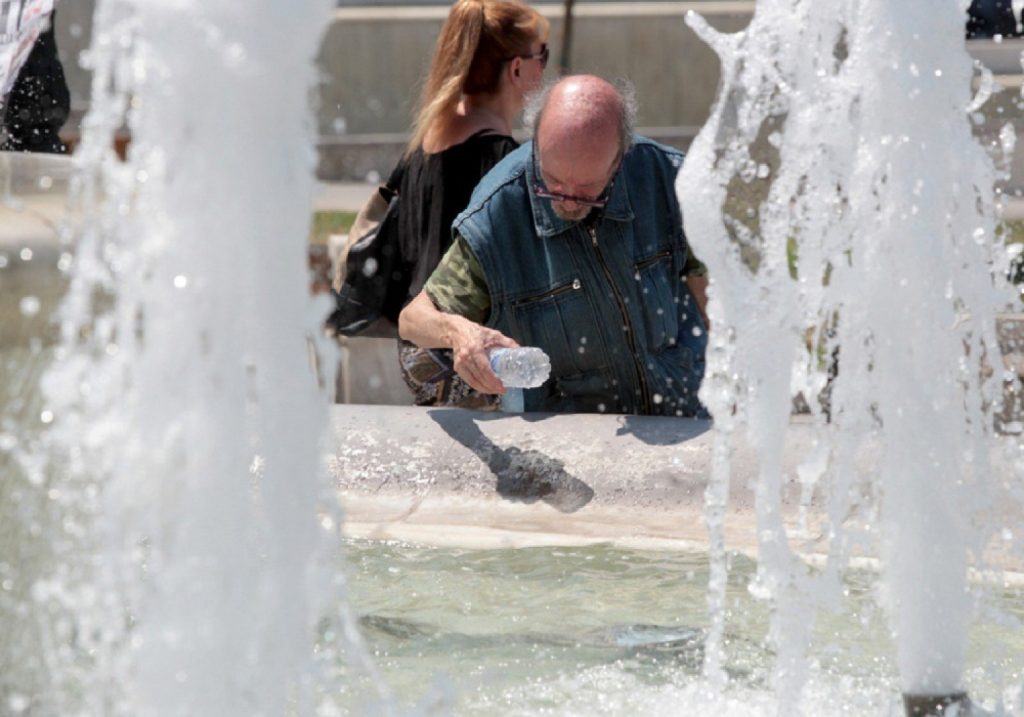 Ο δήμος Πειραιά ανοίγει κλιματιζόμενες αίθουσες λόγω καύσωνα