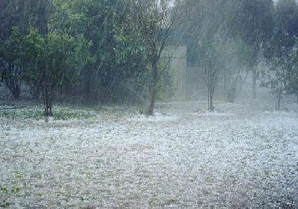 Γαλλία: Έριξε χαλάζι σε μέγεθος μπάλας του τένις (βίντεο)