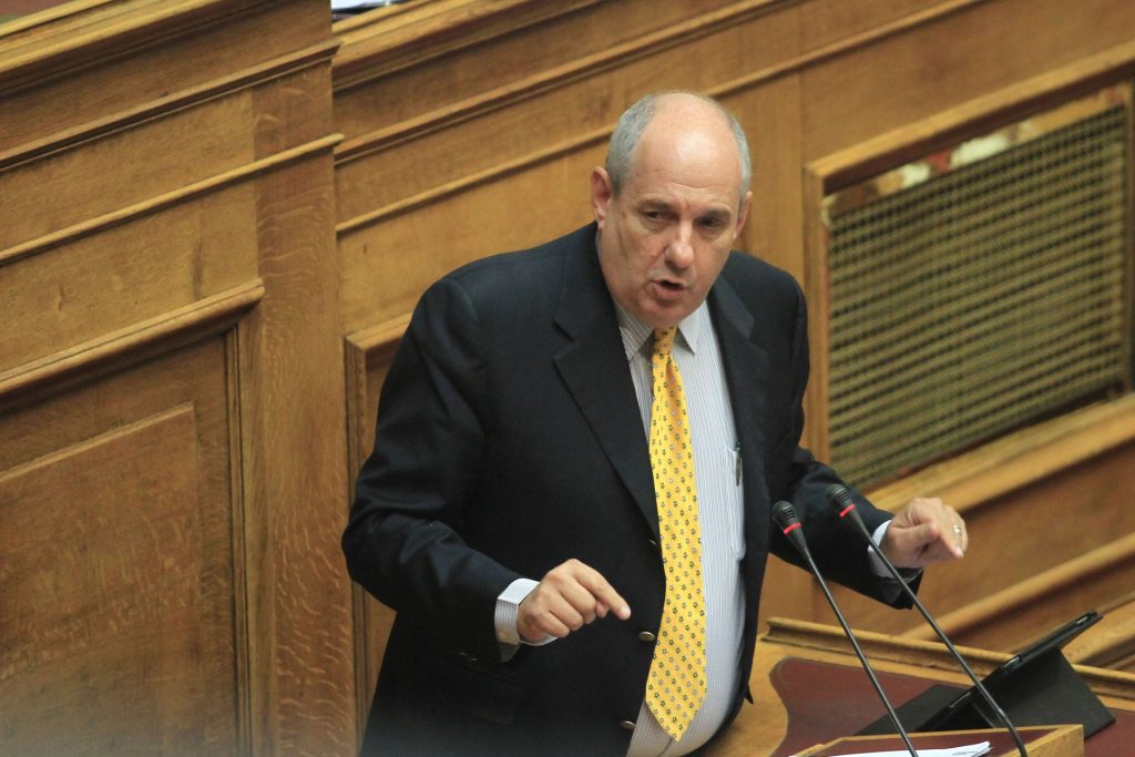 Τέρενς Κουίκ: «Ποτέ δεν υπήρξα ανεπάγγελτος – Επιστρέφω στη δημοσιογραφία»