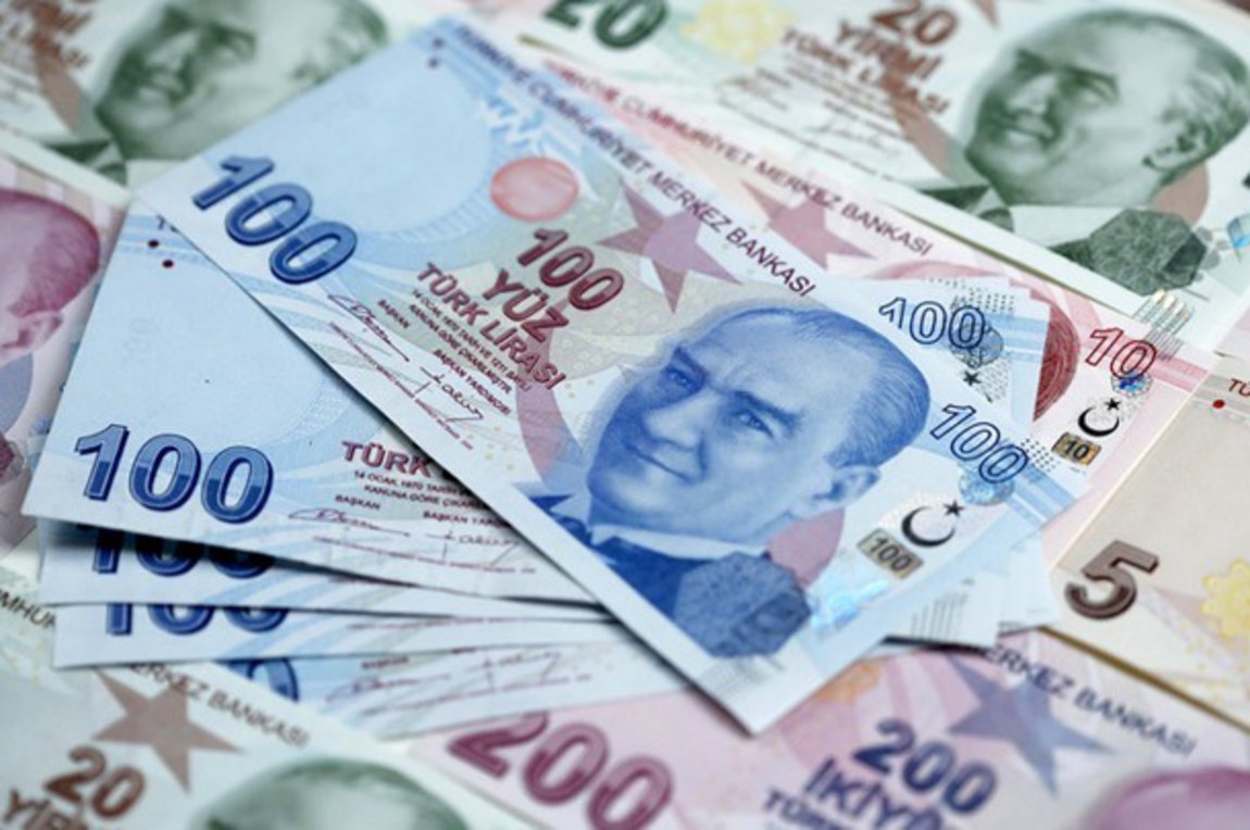 Πτώση για την τουρκική λίρα μετά την καθαίρεση του διοικητή της κεντρικής τράπεζας