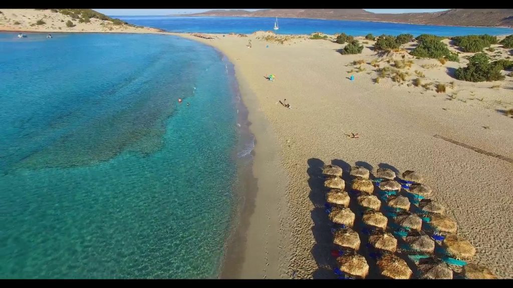 Ξέχνα αυτά που ήξερες: 3 + 1 νησιά με οργανωμένο κάμπινγκ καλύτερο και από ξενοδοχείο