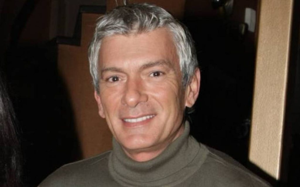 Ο Ερρίκος Πετιλόν «παλεύει» με τους «δαίμονές» του στο Ψυχιατρείο