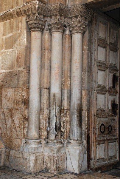 Πανάγιος Τάφος: Το θαύμα με τον ραγισμένο κίονα που αποδέχονται ακόμα και επιστήμονες (βίντεο)