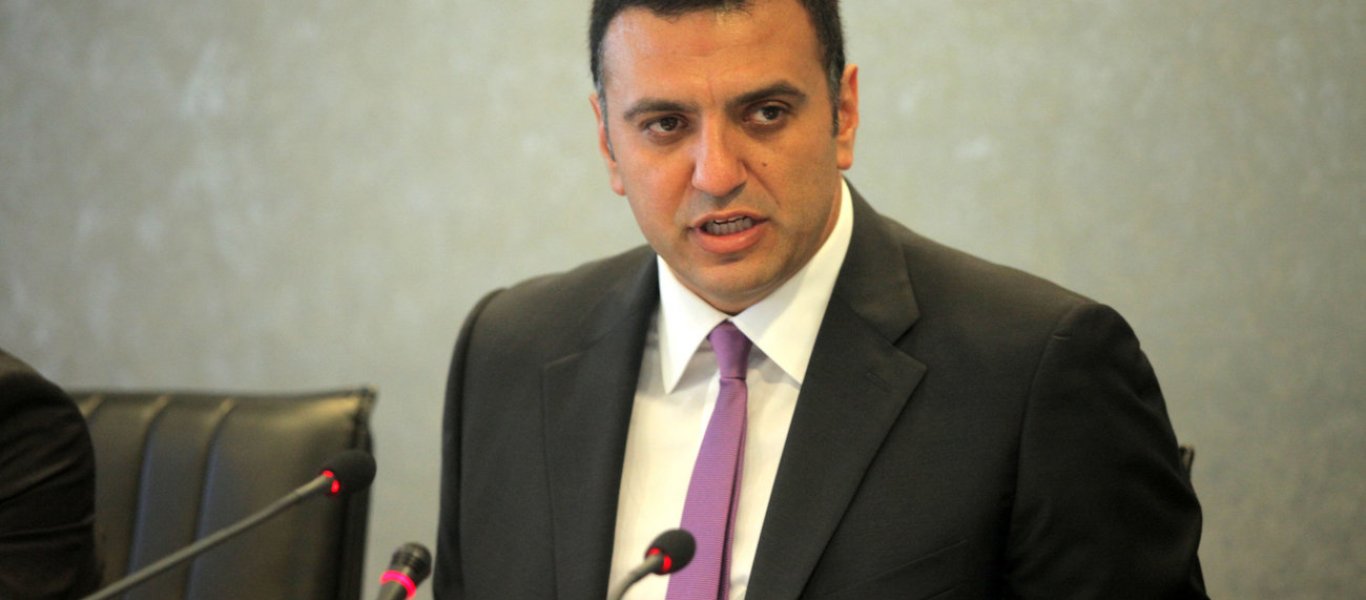 Β. Κικίλιας: Ποια κυρία ήταν το πρώτο ραντεβού το πρωί στο γραφείο του; (φώτο)