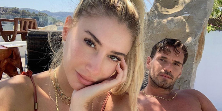 Η πρώην σύζυγος του Ατζούν Ιλιτζαλί φουλ ερωτευμένη – Αυτός είναι ο σύντροφός της (φώτο)