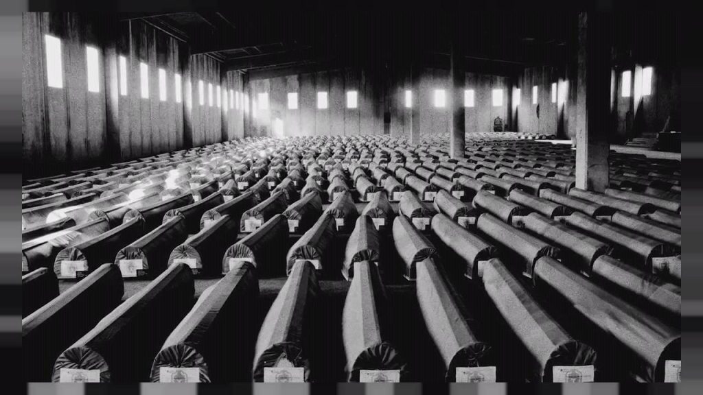 Η σφαγή στη Σρεμπρένιτσα: 24 χρόνια από το φρικτό έγκλημα πολέμου που συγκλόνισε τον κόσμο