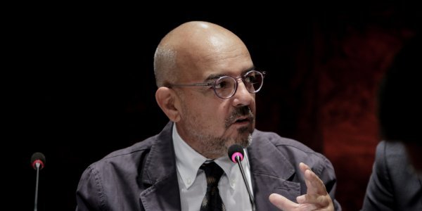 Η Ένωση Ανταποκριτών Ξένου Τύπου κατά Μπάμπη Παπαδημητρίου