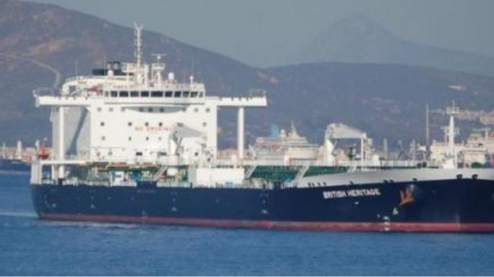 Ιράν: Διαψεύδουν ότι πλοία τους πήγαν να παρεμποδίσουν βρετανικό τάνκερ