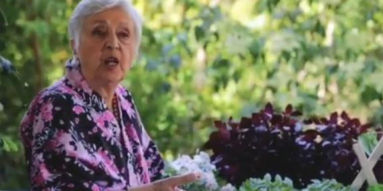 Ο απολαυστικός διάλογος του Γιώργου Καπουτζίδη με την Eφη Παπαθεοδώρου (βίντεο)