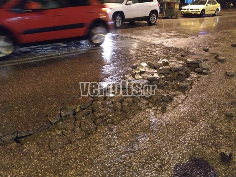 Καταστροφές και στη Βέροια από την κακοκαιρία – Άνοιξαν δρόμοι, έπεσαν δέντρα