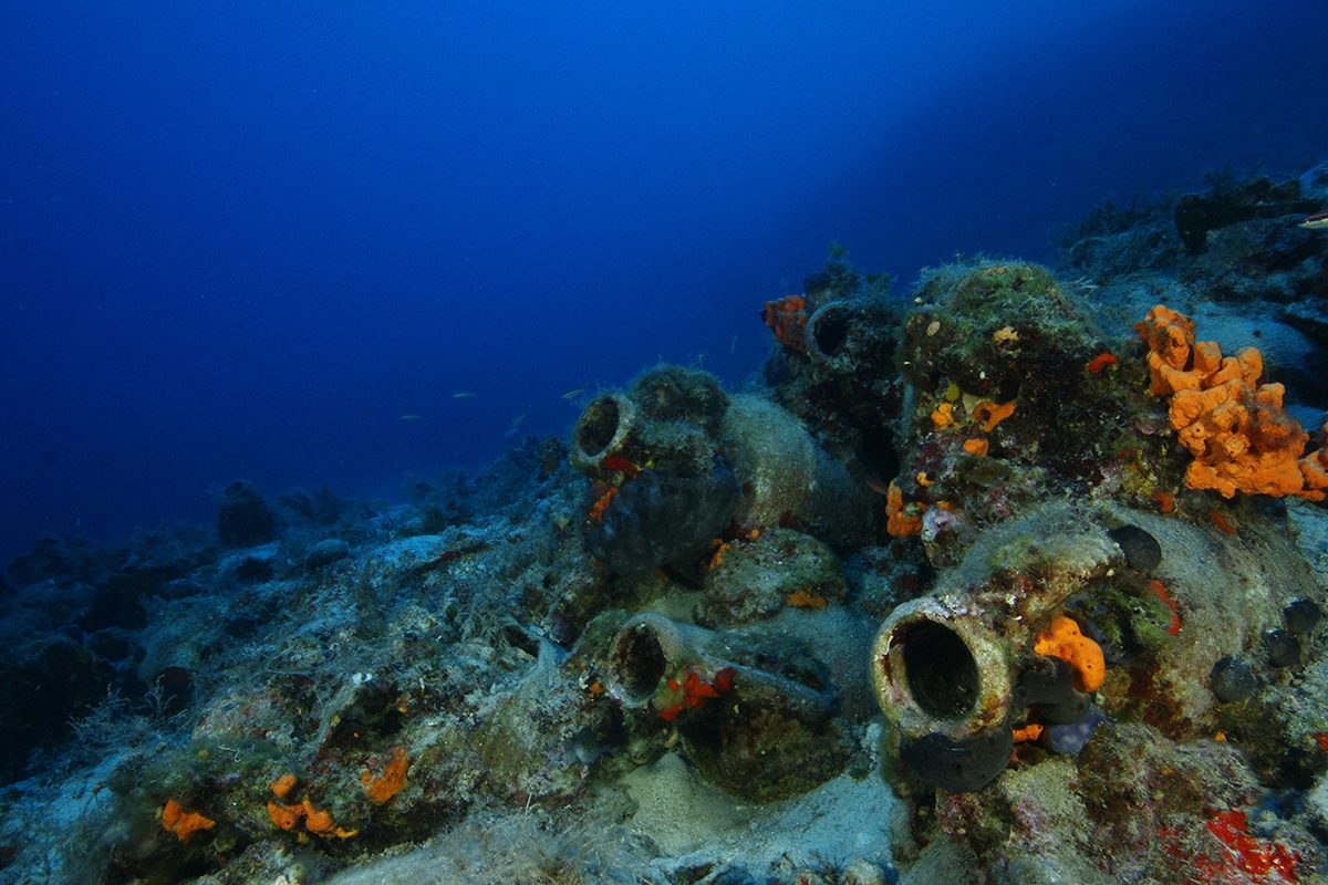 Εντοπίστηκαν 22 αρχαίοι αμφορείς κοντά στις ακτές της Αλβανίας