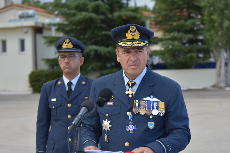 Ορκίστηκαν οι νέοι Σμηνίες της πολεμικής αεροπορίας υπό το βλέμμα του Αρχηγού (φωτο)