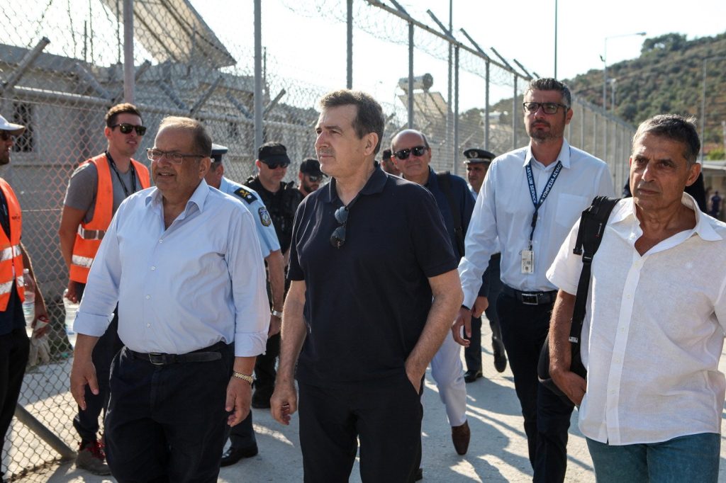 Χρυσοχοΐδης από Λέσβο: Αποκόμισα θετική εντύπωση για τη διαχείριση του προσφυγικού