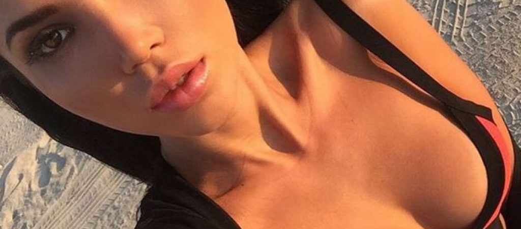 Δείτε την Ρωσίδα Youtuber Svetlana σε καυτές πόζες