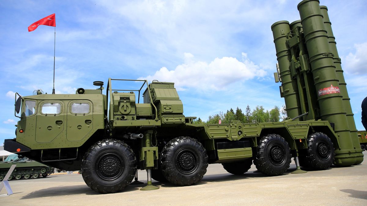 H Ρωσία προαναγγέλλει νέες εξαγωγές του S-400 και σε άλλες χώρες της «περιοχής»