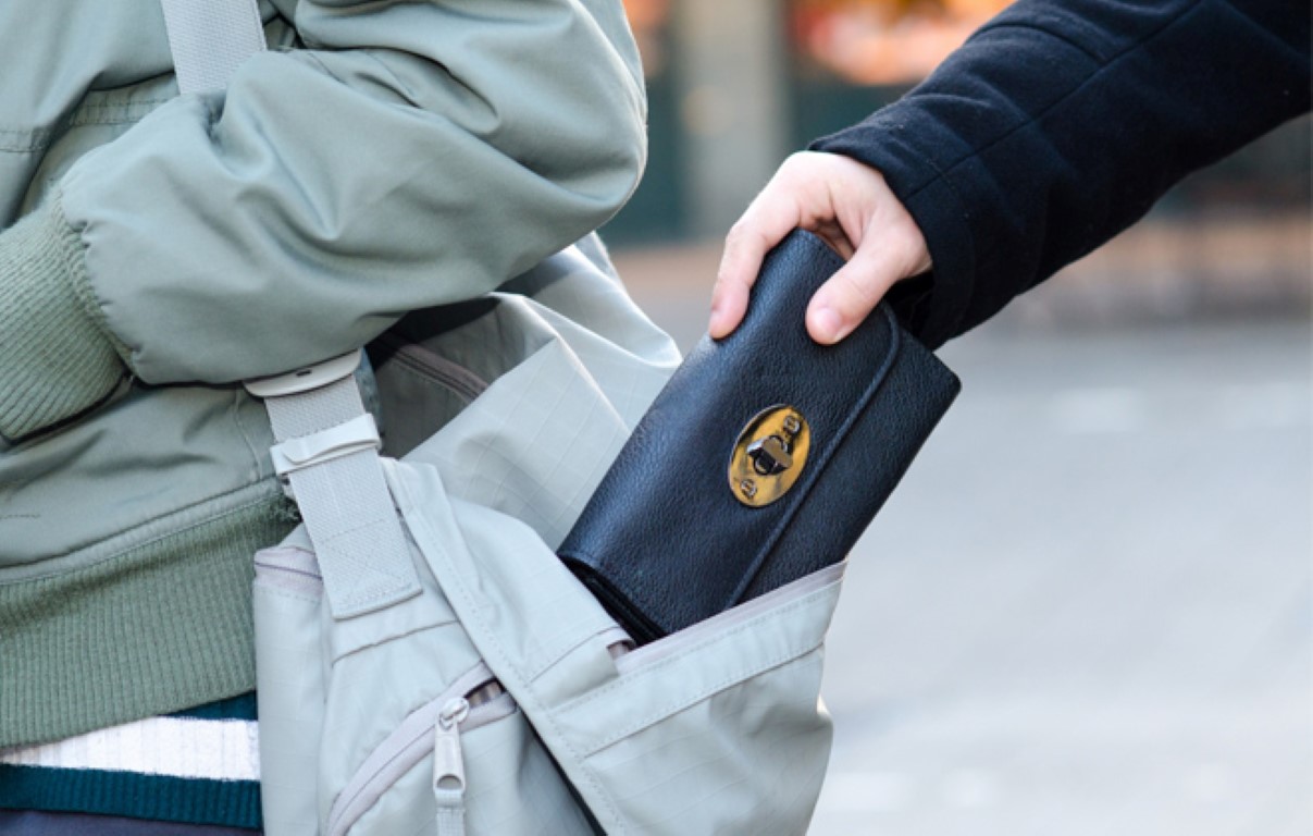 Καρπενήσι: 80χρονη έκλεψε κινητό σε λαϊκή – Έγινε αντιληπτή από γιο πελάτη