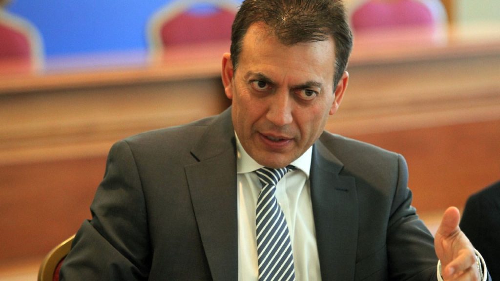 Καταγγελία Βρούτση: Ξένοι υπήκοοι εκτός ΕΕ πήραν παράνομα ΑΜΚΑ προεκλογικά