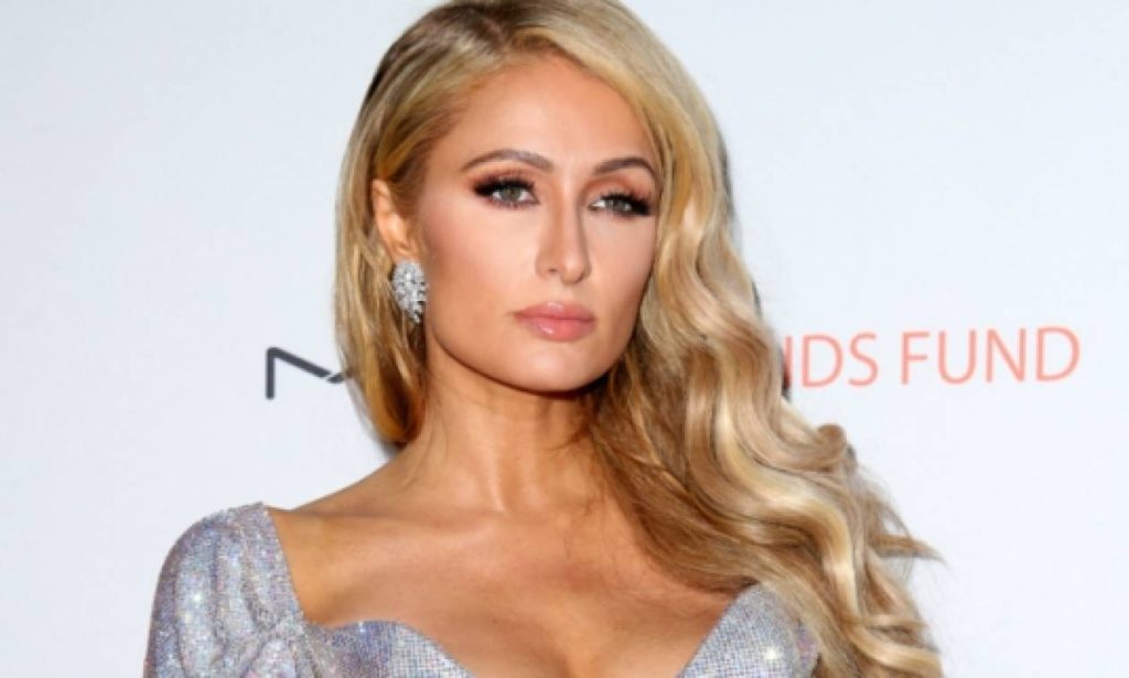 Στη Μύκονο η Πάρις Χίλτον – Ξετρελαμένη με το ελληνικό νησί (βίντεο)