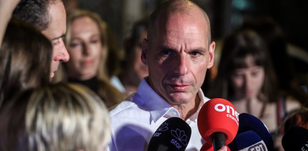 Ο Γ.Βαρουφάκης ζητά επίσημη απολογία από τη γαλλική αστυνομία – «Ως βουλευτής έχω υποχρέωση να διαμαρτυρηθώ»