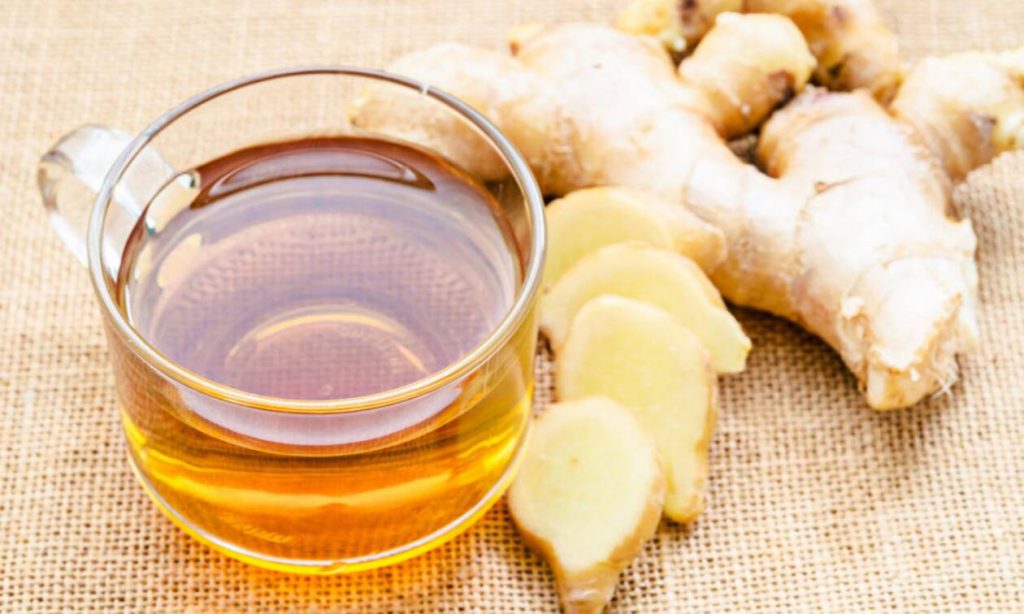 Νερό με κουρκουμά: Ποια είναι τα οφέλη του για τον οργανισμό μας; (βίντεο)