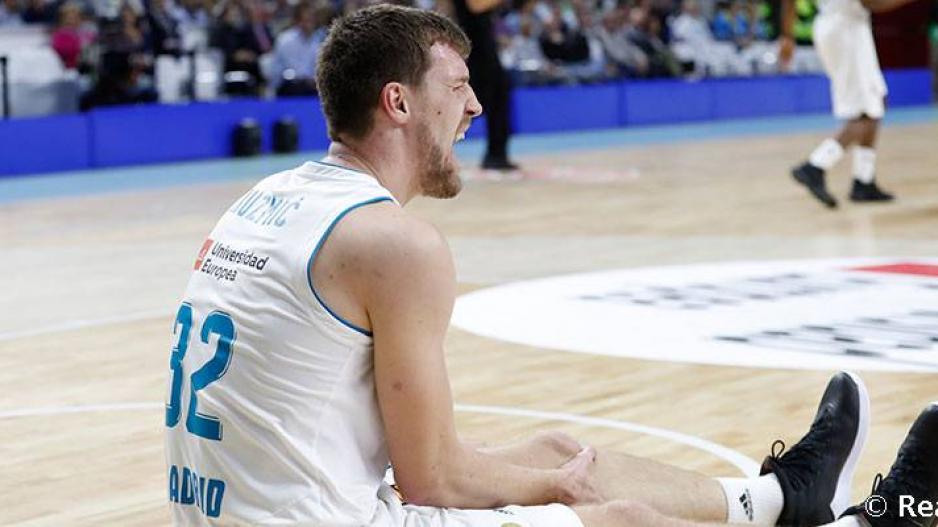 Σοβαρό τροχαίο για τον πρώην σέντερ του Παναθηναϊκού Όγκνιεν Κούζμιτς – Βρίσκεται σε τεχνητό κώμα μετά το ατύχημα (φωτο)