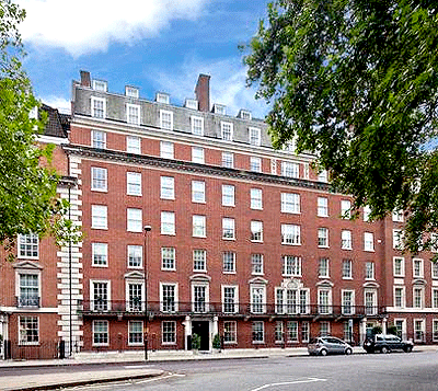 Στο διαμέρισμα της Grosvenor Square του Αριστοτέλη Ωνάση είχε βρεθεί νεκρός ο Κωνσταντίνος Νιάρχος (φωτο)