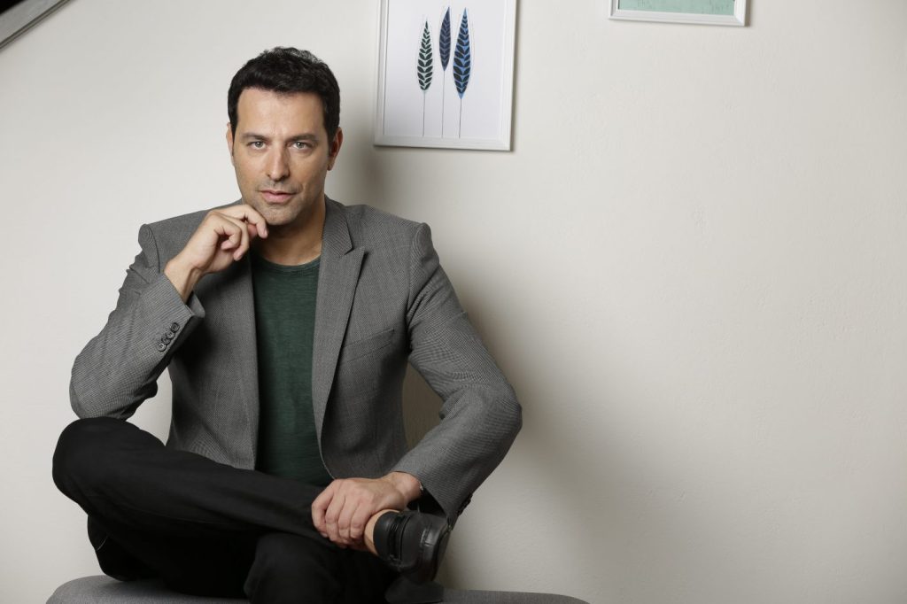 Στέλιος Καλαθάς: Το γύρισμα για τη Λάμψη που θα του μείνει αξέχαστο – «Αιμορραγούσα στην πλάτη…» (βίντεο)