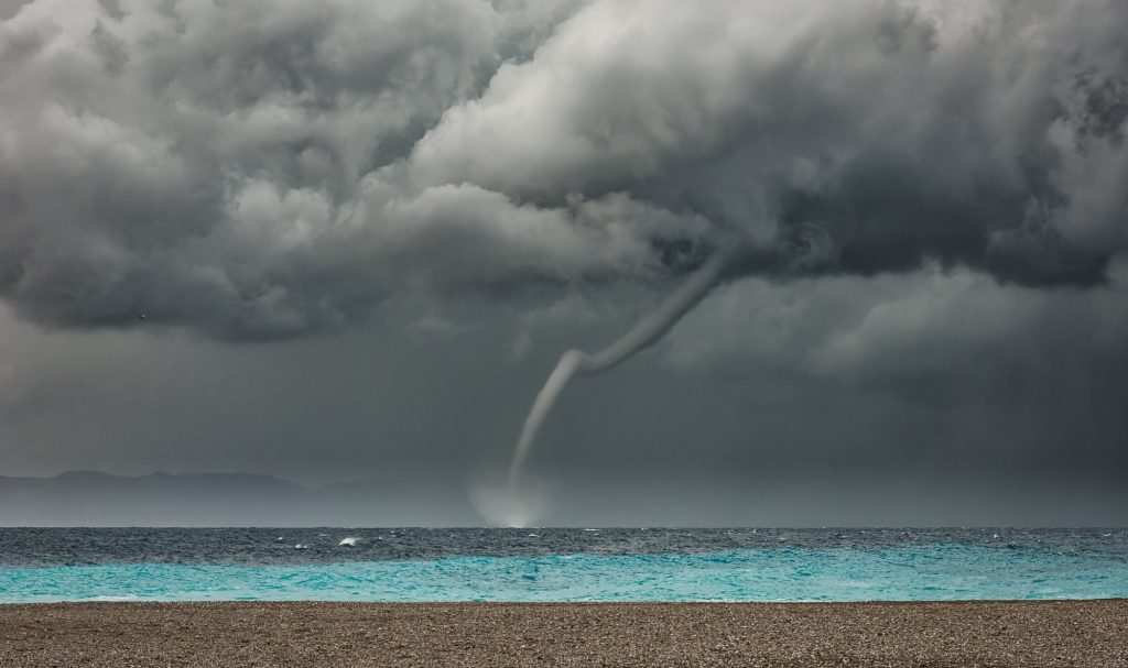 Εμφανίστηκε υδροσίφωνας έξω από το λιμάνι της Μπαστιάς στην Κορσική (βίντεο)