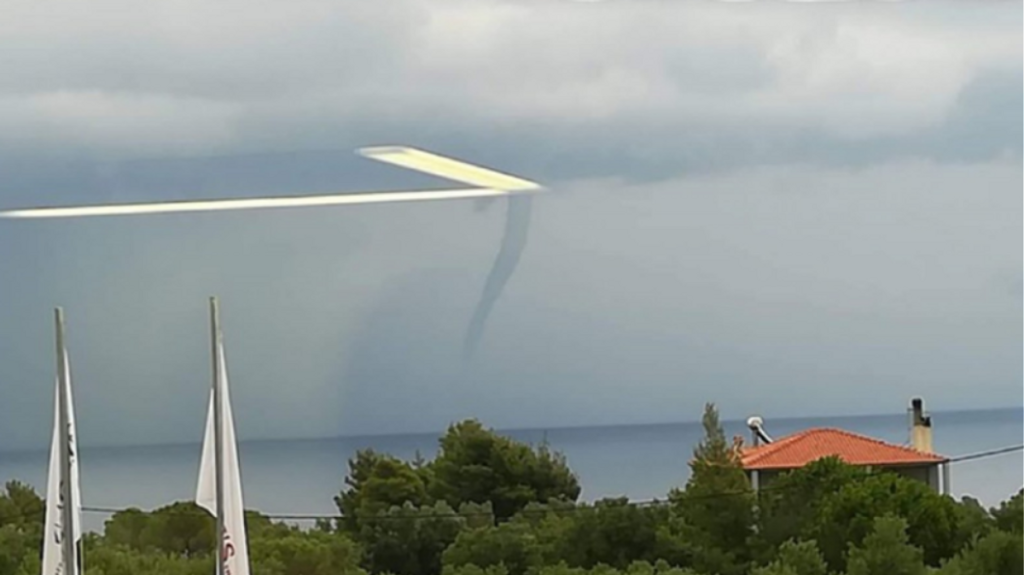 Δείτε τον υδροστρόβιλο που δημιουργήθηκε στα ανοιχτά της Χαλκιδικής