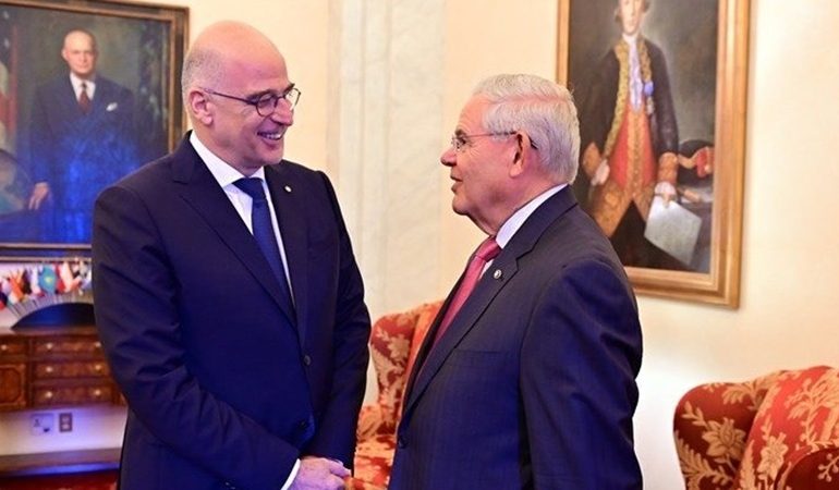 Μενέντεζ: Η Τουρκία διεξάγει παράνομες γεωτρήσεις στην κυπριακή ΑΟΖ και παραβιάζει τον εναέριο χώρο της Ελλάδας