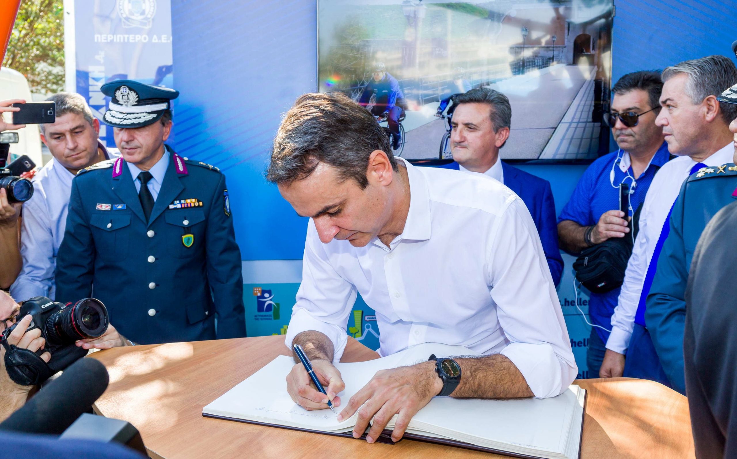 Μαξίμου: 3.950 προσλήψεις αστυνομικών και υγειονομικών το 2019 – Ενίσχυση ΔΙΑΣ & επανασύσταση ομάδας ΔΕΛΤΑ