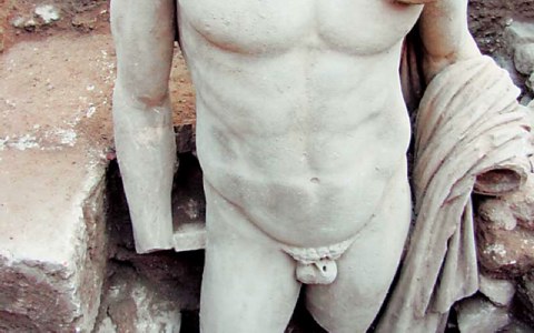 Αυτός είναι ο λόγος που τα αρχαία ανδρικά αγάλματα έχουν μικρά μόρια