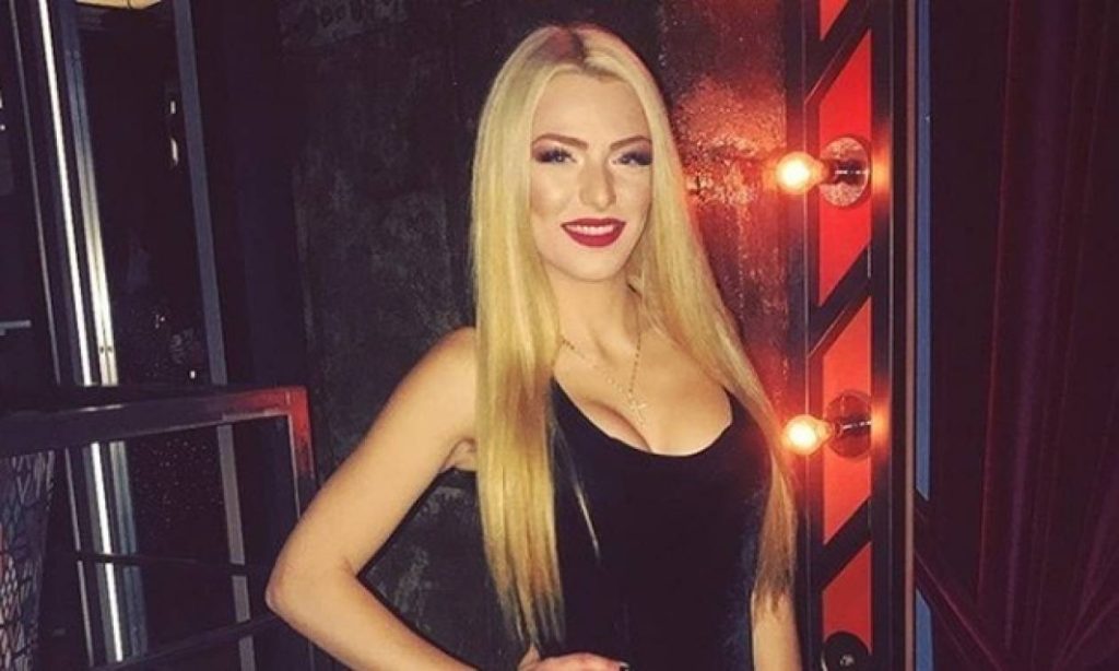 Στέλλα Μιζεράκη: Προκαλεί «εγκεφαλικά» με το αισθησιακό της μαγιό (φωτο)