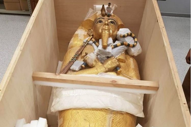 Η επίχρυση σαρκοφάγος του Τουταγχαμών συντηρείται για πρώτη φορά
