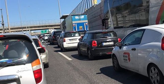 Χάος σε κεντρικούς δρόμους της Αθήνας – Χωρίς προβλήματα η κίνηση στα Μέσα (φωτο)