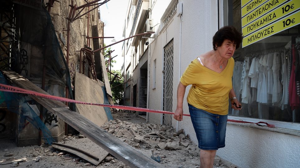 Σεισμός στην Αθήνα: Άντεξε η πόλη – Χιλιάδες κόσμου ανάστατοι στους δρόμους (φωτο)