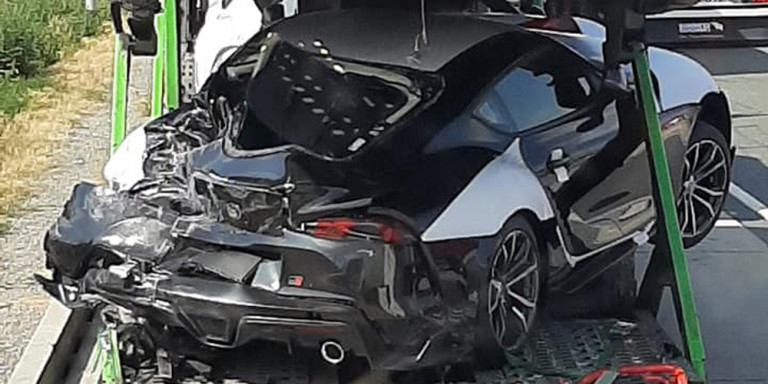 «Θύμα» τροχαίου η… Toyota Supra (φωτο)