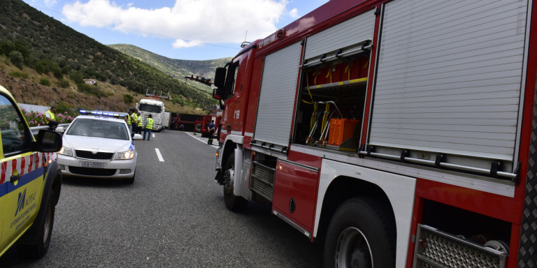 Τροχαίο στο Σκαραμαγκά – Νταλίκα μπήκε στο αντίθετο ρεύμα