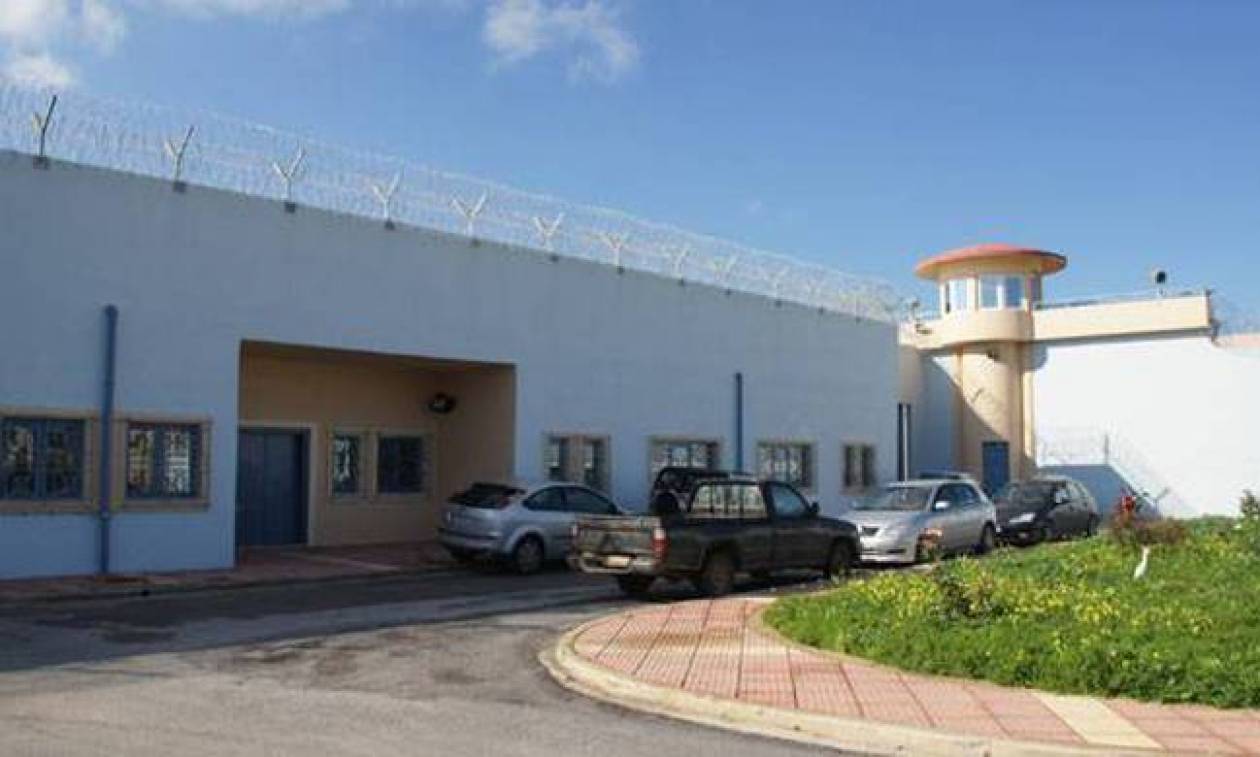 Άγρια συμπλοκή στις φυλακές Αγιάς – Βγήκαν μαχαίρια – Δύο σοβαρά τραυματίες
