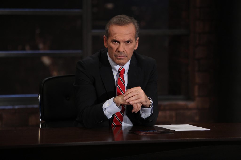 «Τα πήρε» ο Πέτρος Κωστόπουλος στον αέρα του Open: «Αυτό δημιουργεί μια κατάσταση απάτης εις βάρος μου» (βίντεο)